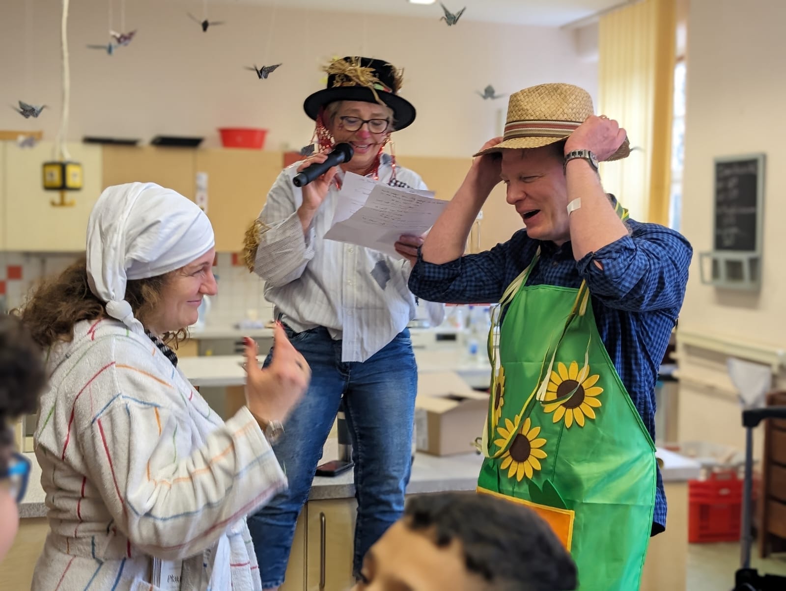 Schulleitung%20bei%20der%20Faschingsfeier Schulleitung%20bei%20der%20Faschingsfeier